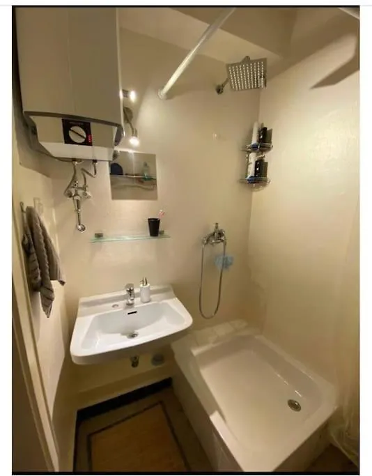 Middle Of The City Center, With Balcony Hanower Apartament